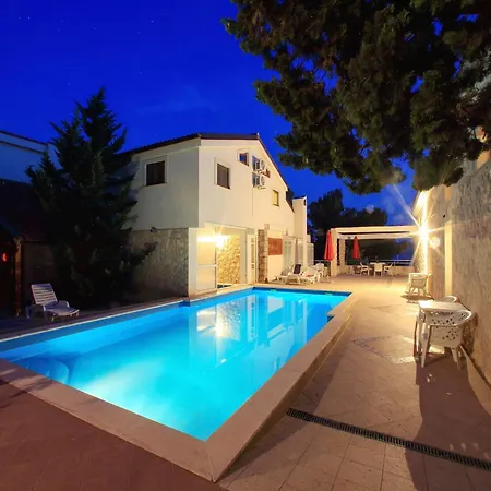 In By The Tatil Evi