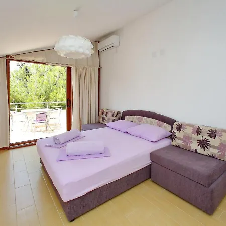 Prázdninový dům Fantastic With Amazing Garden Private Pool Directly On The Starigrad Paklenica